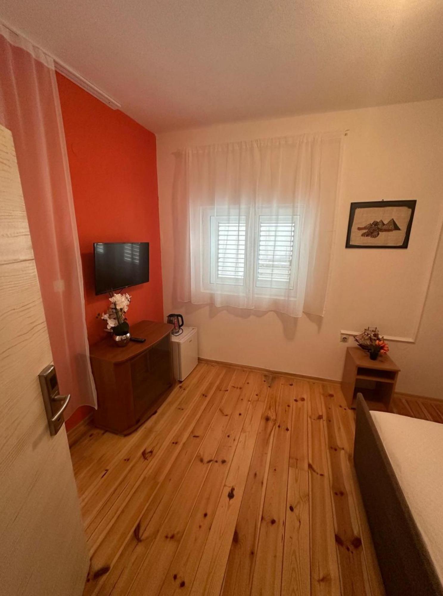Themis Apart Hotel Kotor Exteriör bild